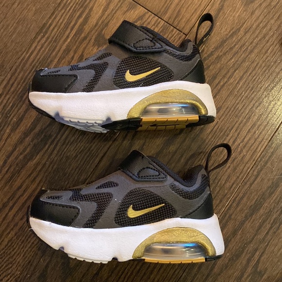 Nike Air Max 200 Velcro Sneakers - Picture 2 of 7